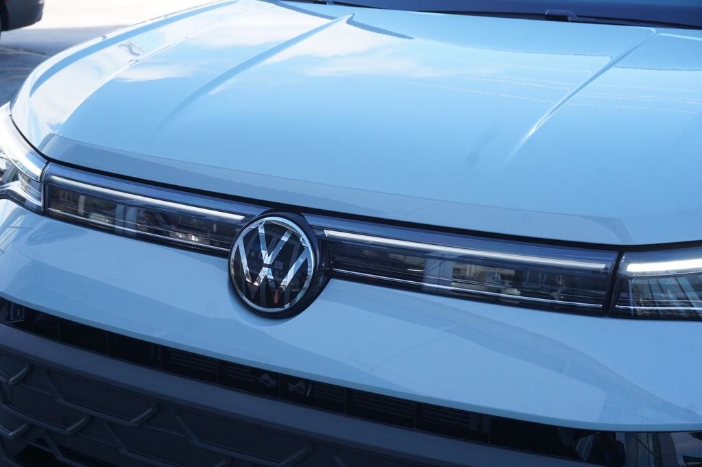 2026 Volkswagen Taos 1.5T SE Black