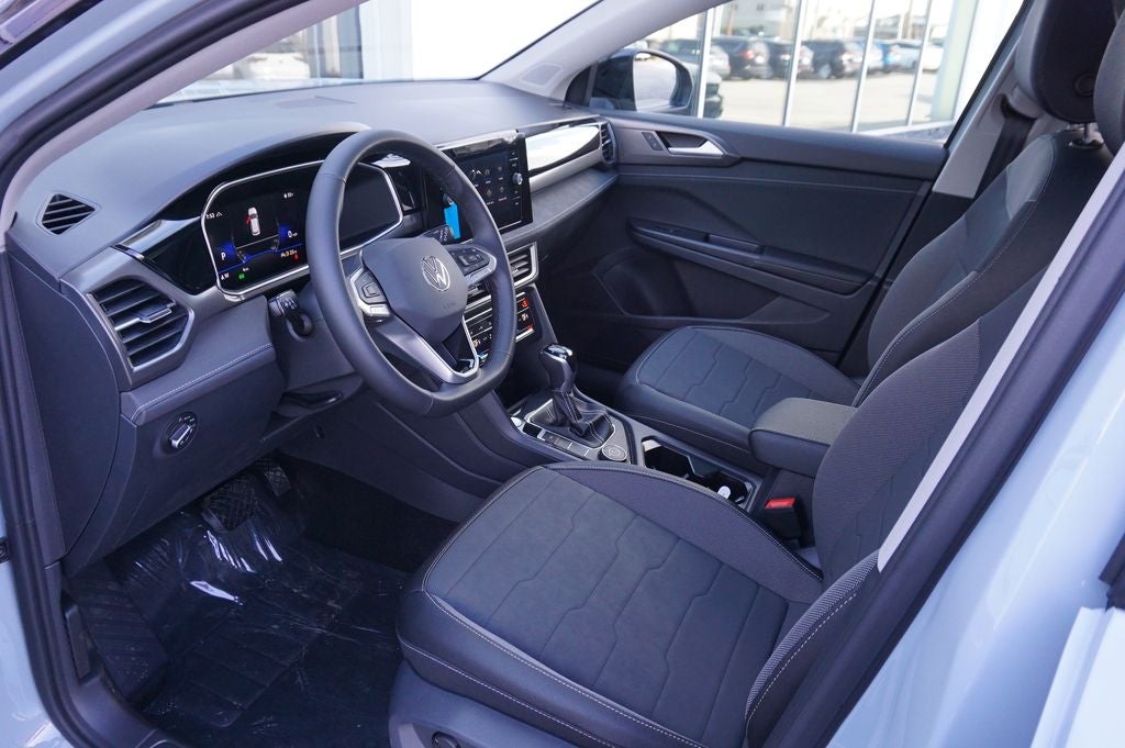 2026 Volkswagen Taos 1.5T SE Black