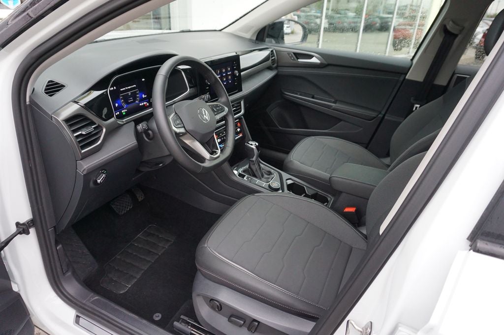 2026 Volkswagen Taos 1.5T SE Black
