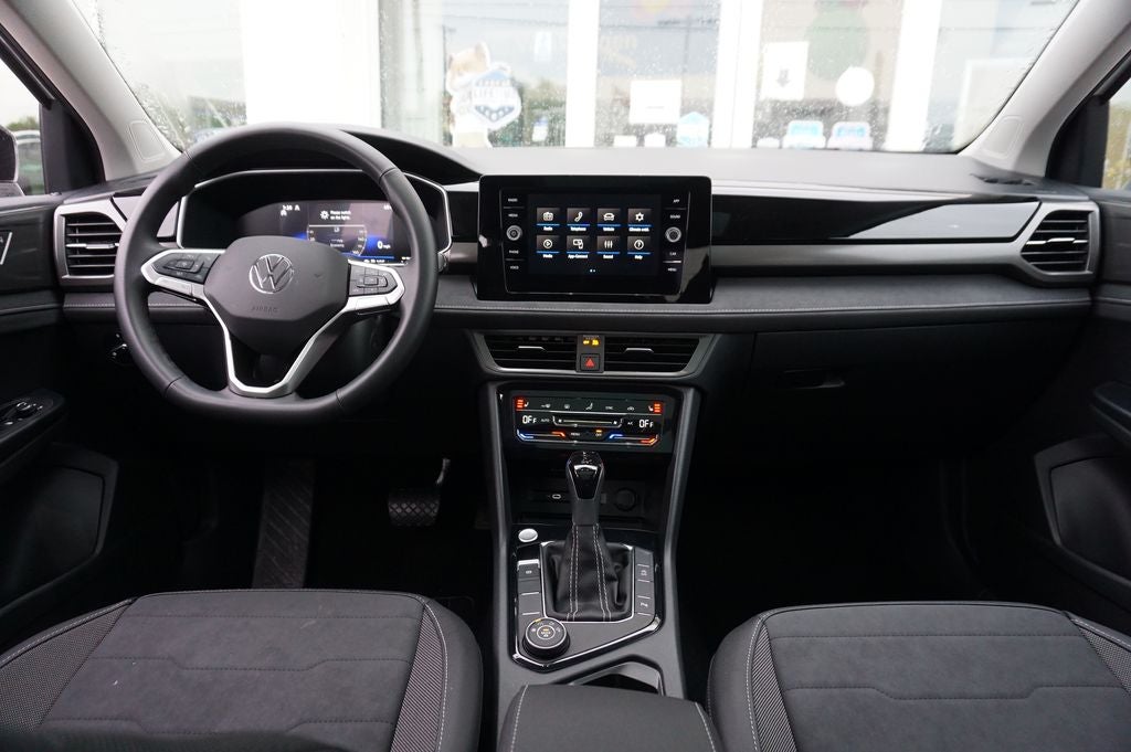 2026 Volkswagen Taos 1.5T SE Black