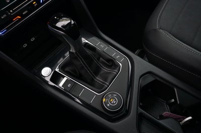2026 Volkswagen Taos 1.5T SE Black
