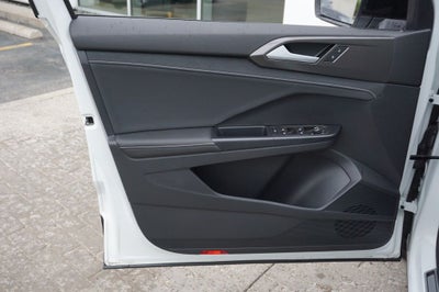 2026 Volkswagen Taos 1.5T SE Black