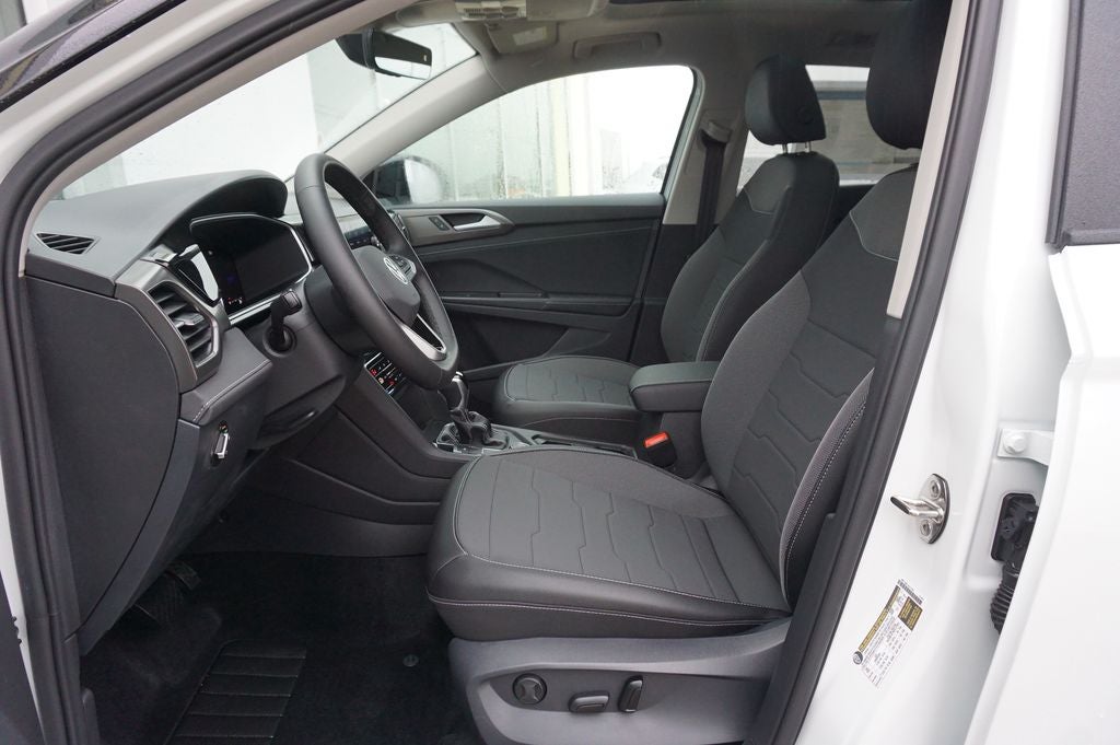 2026 Volkswagen Taos 1.5T SE Black