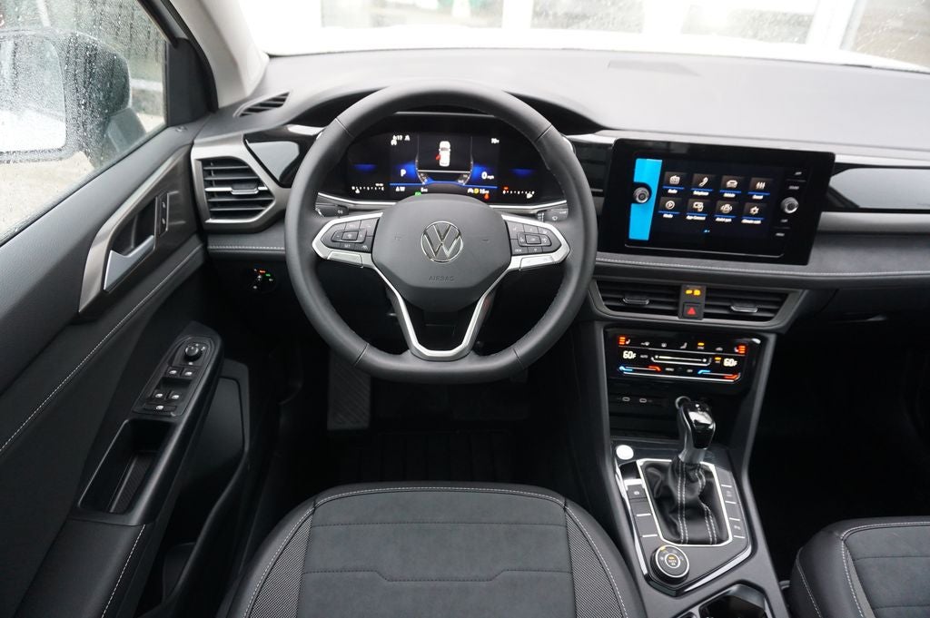 2026 Volkswagen Taos 1.5T SE Black