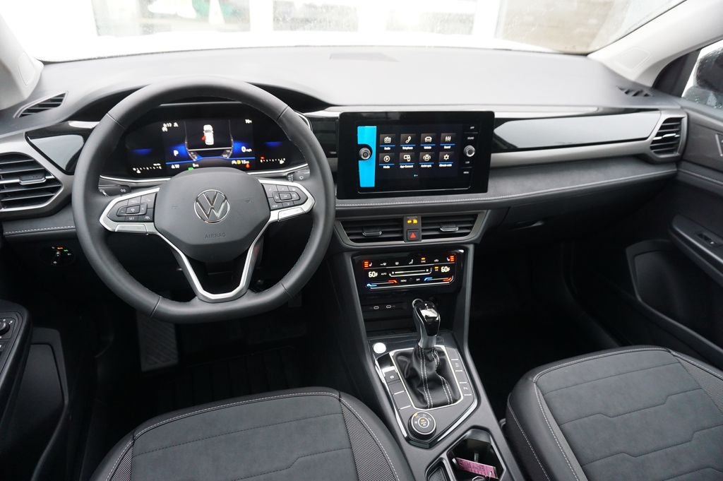 2026 Volkswagen Taos 1.5T SE Black