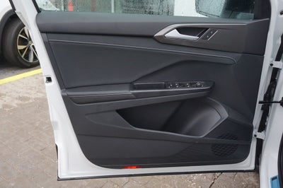 2026 Volkswagen Taos 1.5T SE Black