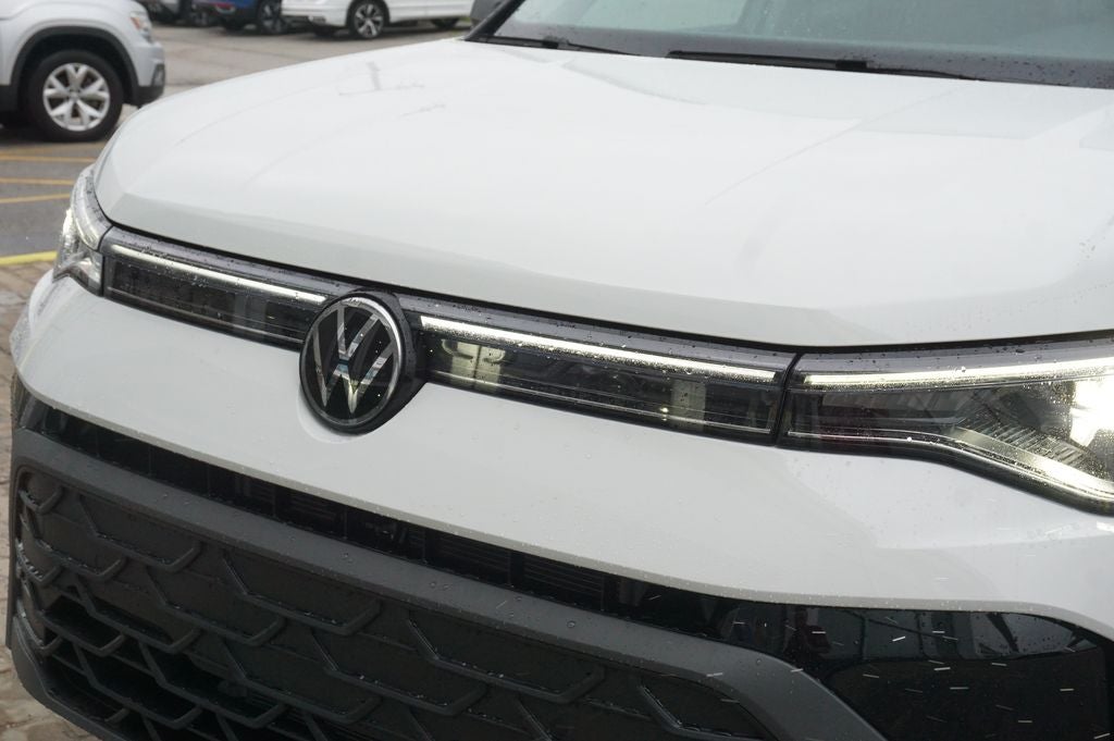 2026 Volkswagen Taos 1.5T SE Black