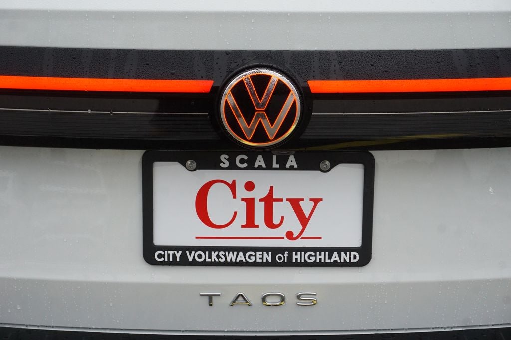 2026 Volkswagen Taos 1.5T SE Black