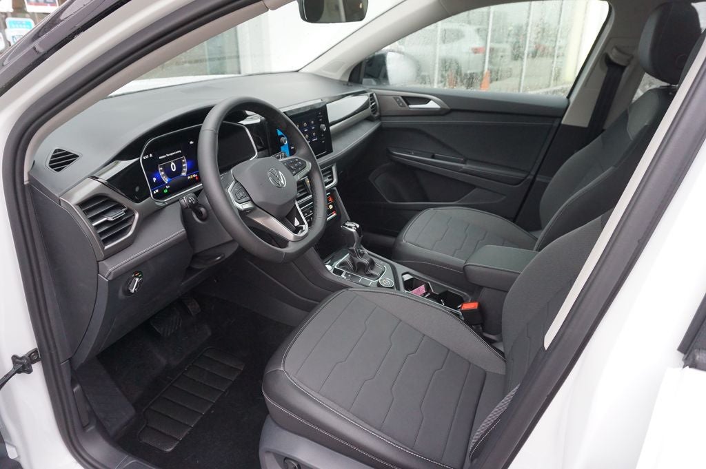 2026 Volkswagen Taos 1.5T SE Black