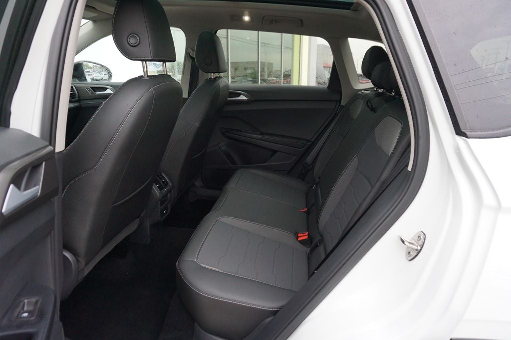 2025 Volkswagen Taos 1.5T SE Black