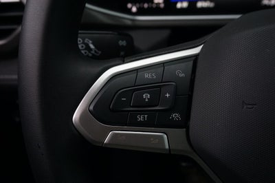 2025 Volkswagen Taos 1.5T SE Black