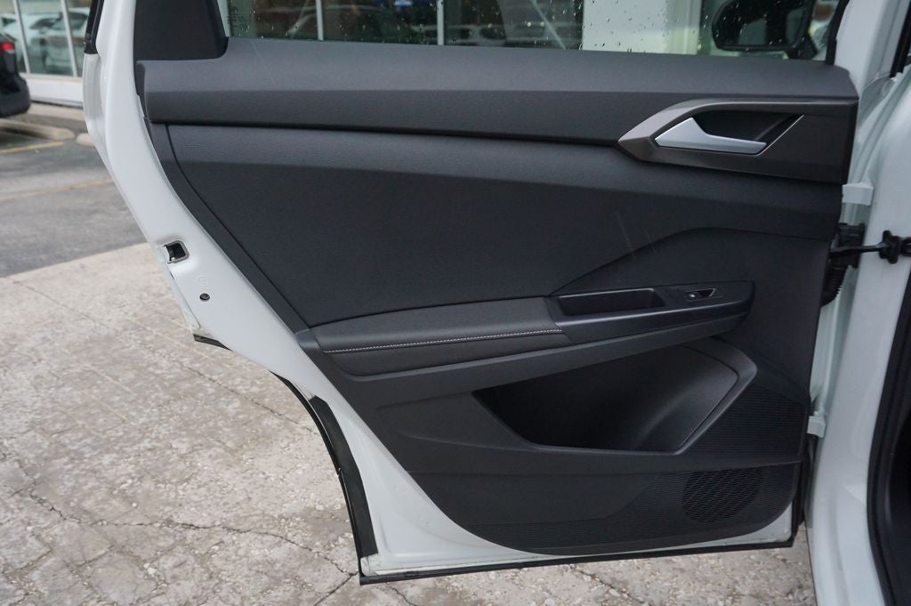 2025 Volkswagen Taos 1.5T SE Black