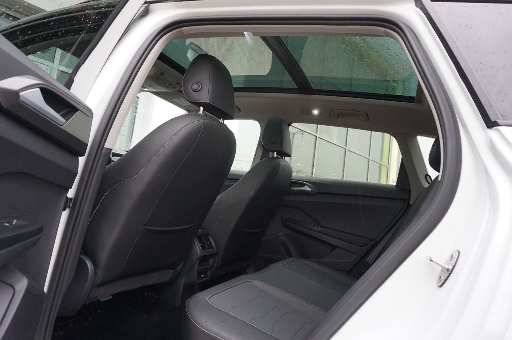 2025 Volkswagen Taos 1.5T SE Black