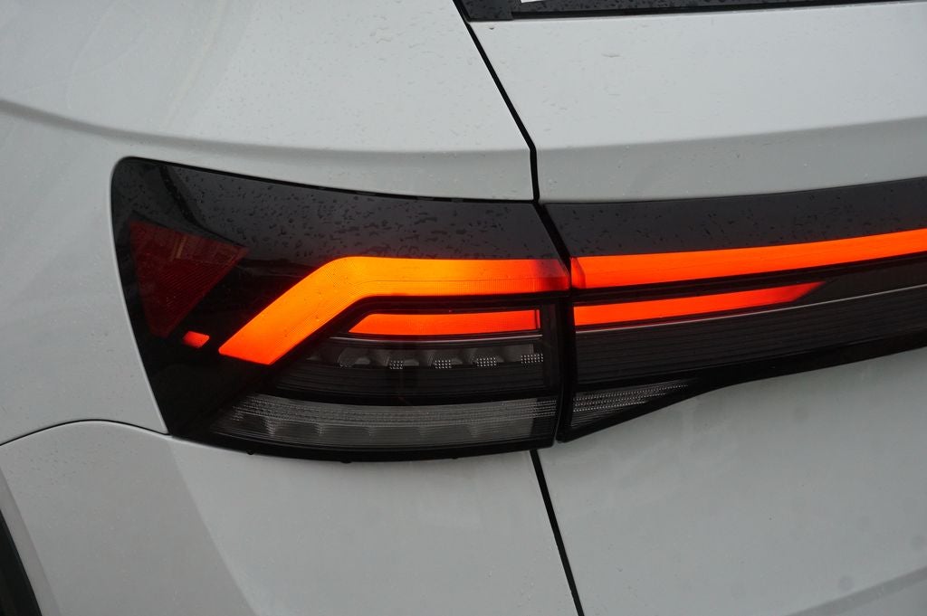 2025 Volkswagen Taos 1.5T SE Black