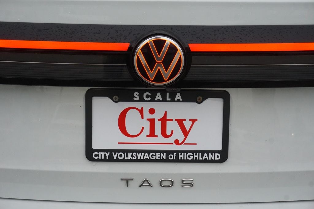 2025 Volkswagen Taos 1.5T SE Black
