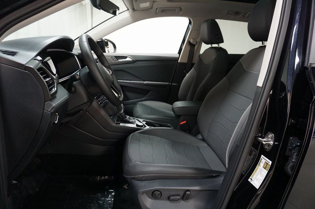 2026 Volkswagen Taos 1.5T SE Black