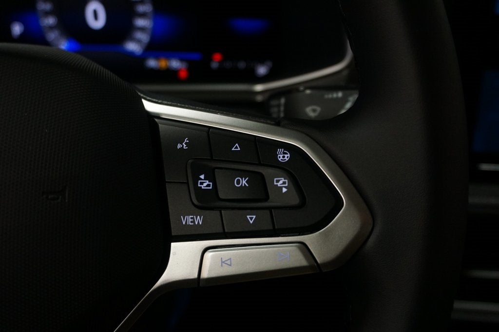 2026 Volkswagen Taos 1.5T SE Black