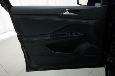 2026 Volkswagen Taos 1.5T SE Black