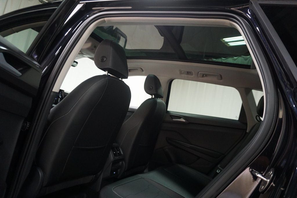 2026 Volkswagen Taos 1.5T SE Black