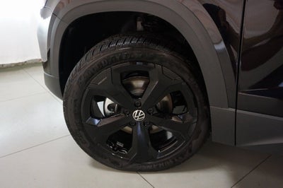 2026 Volkswagen Taos 1.5T SE Black