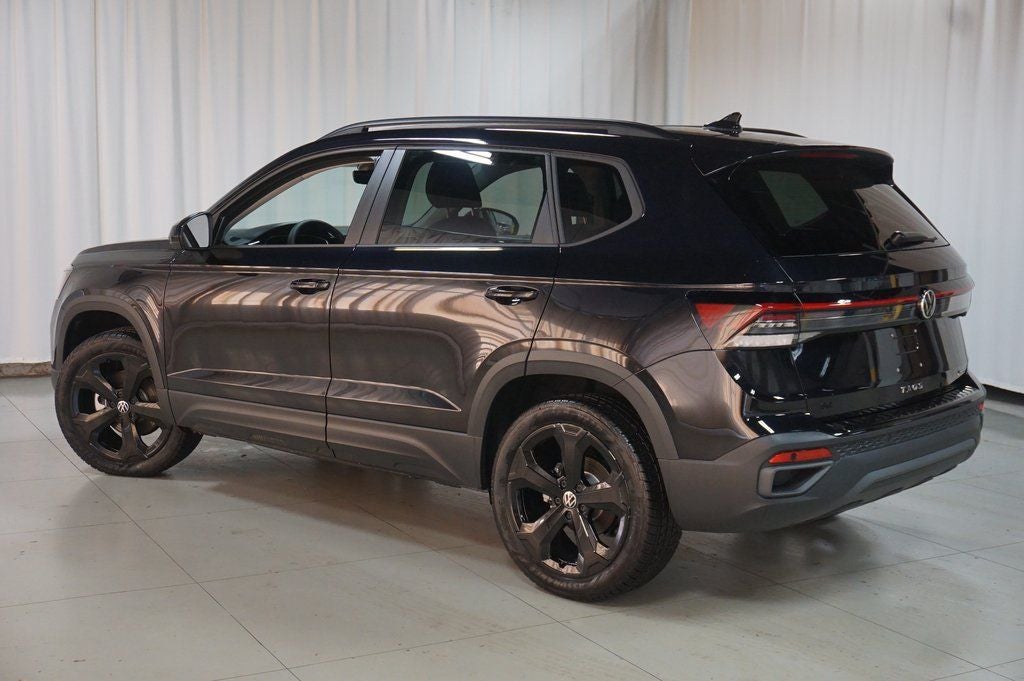 2026 Volkswagen Taos 1.5T SE Black