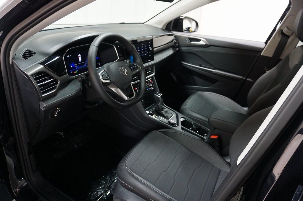 2026 Volkswagen Taos 1.5T SE Black