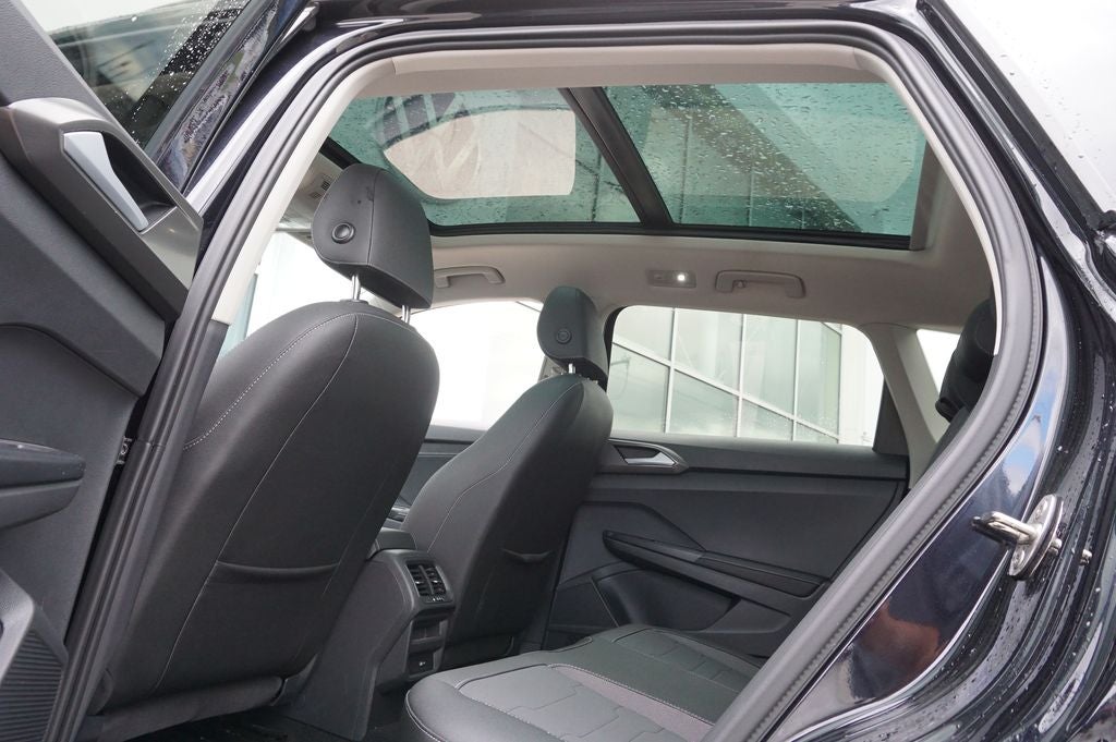 2025 Volkswagen Taos 1.5T SE Black