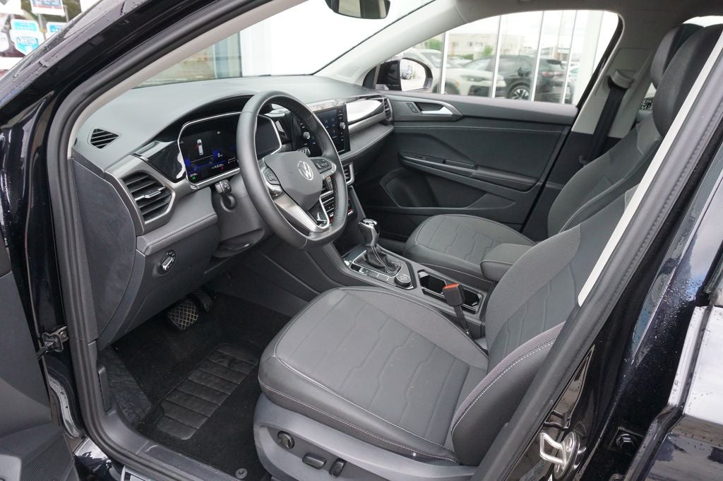 2025 Volkswagen Taos 1.5T SE Black