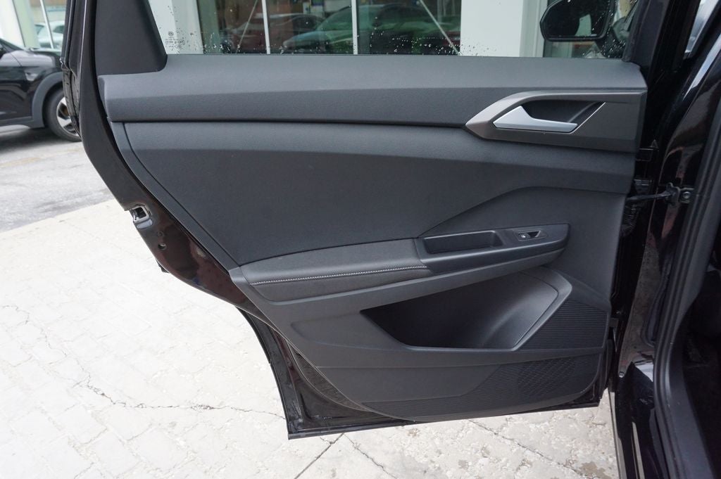 2025 Volkswagen Taos 1.5T SE Black