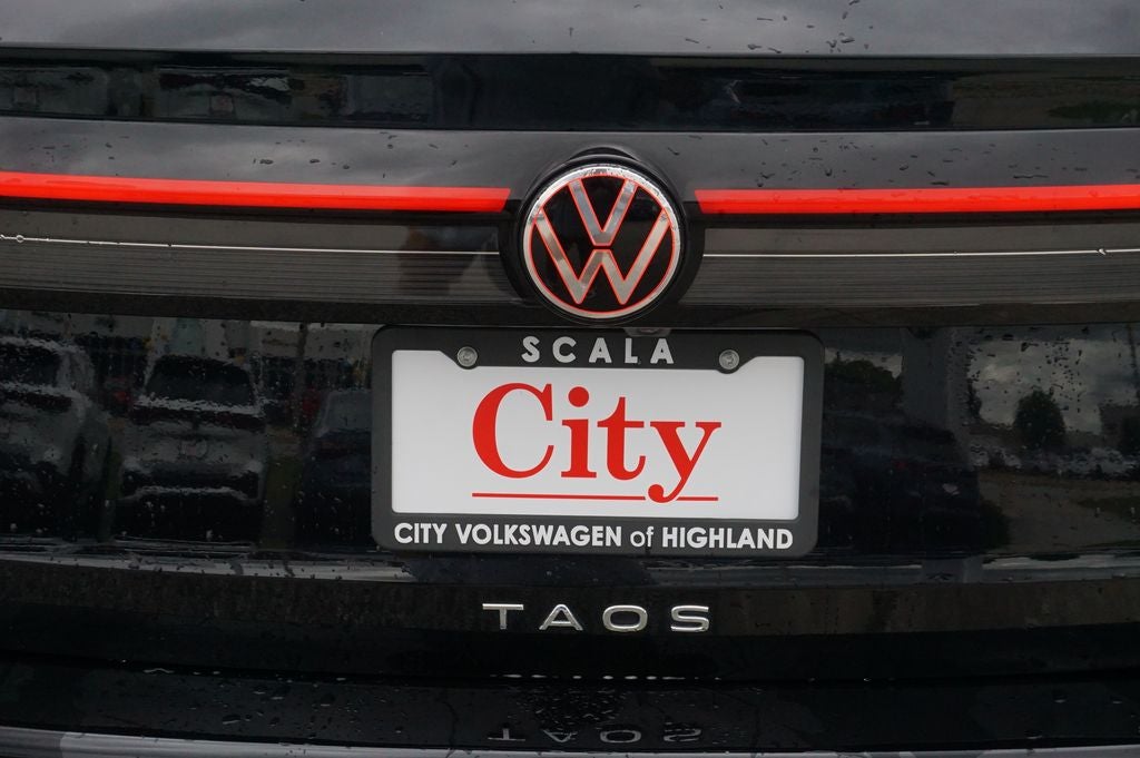 2025 Volkswagen Taos 1.5T SE Black