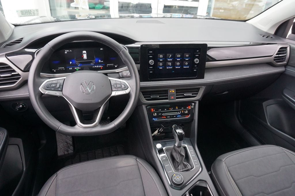 2025 Volkswagen Taos 1.5T SE Black