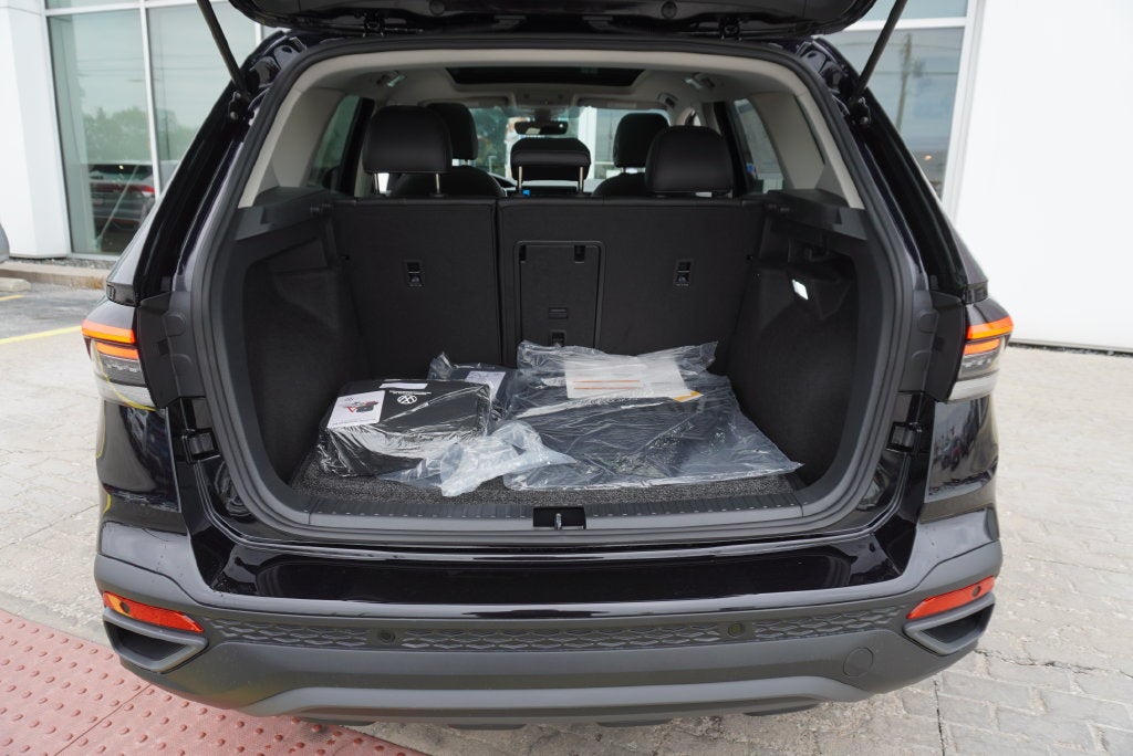 2027 Volkswagen Taos 1.5T SE Black