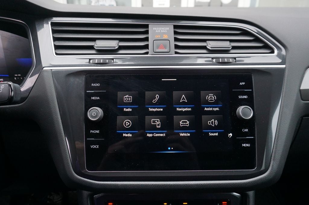2023 Volkswagen Tiguan 2.0T SE
