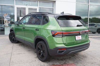 2025 Volkswagen Taos 1.5T SE Black