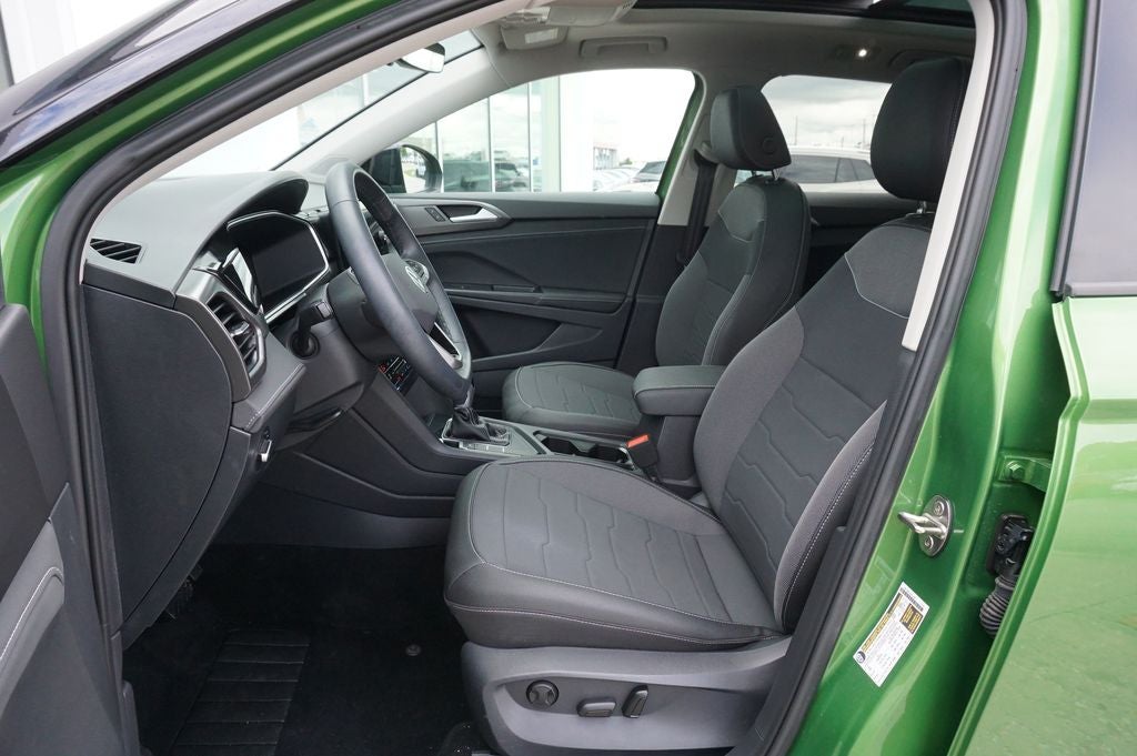 2025 Volkswagen Taos 1.5T SE Black