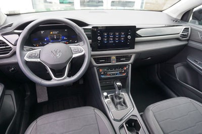 2025 Volkswagen Taos 1.5T SE Black