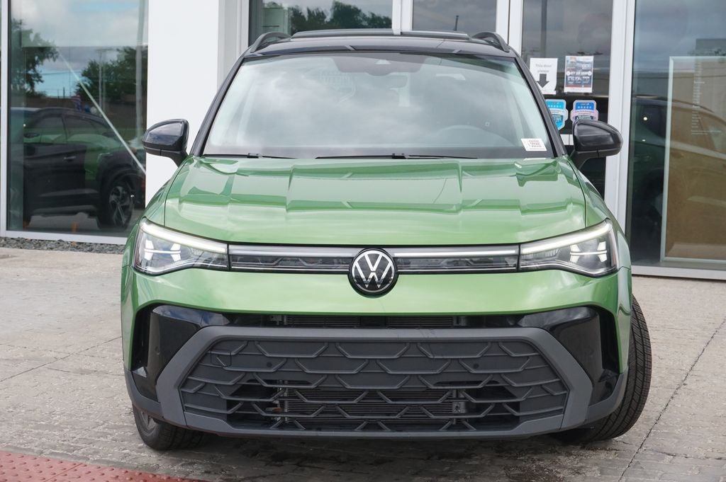2025 Volkswagen Taos 1.5T SE Black