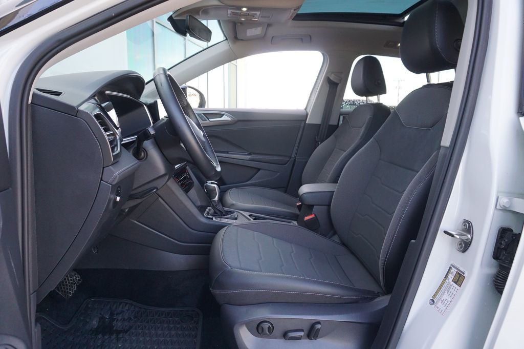 2025 Volkswagen Taos 1.5T SE Black