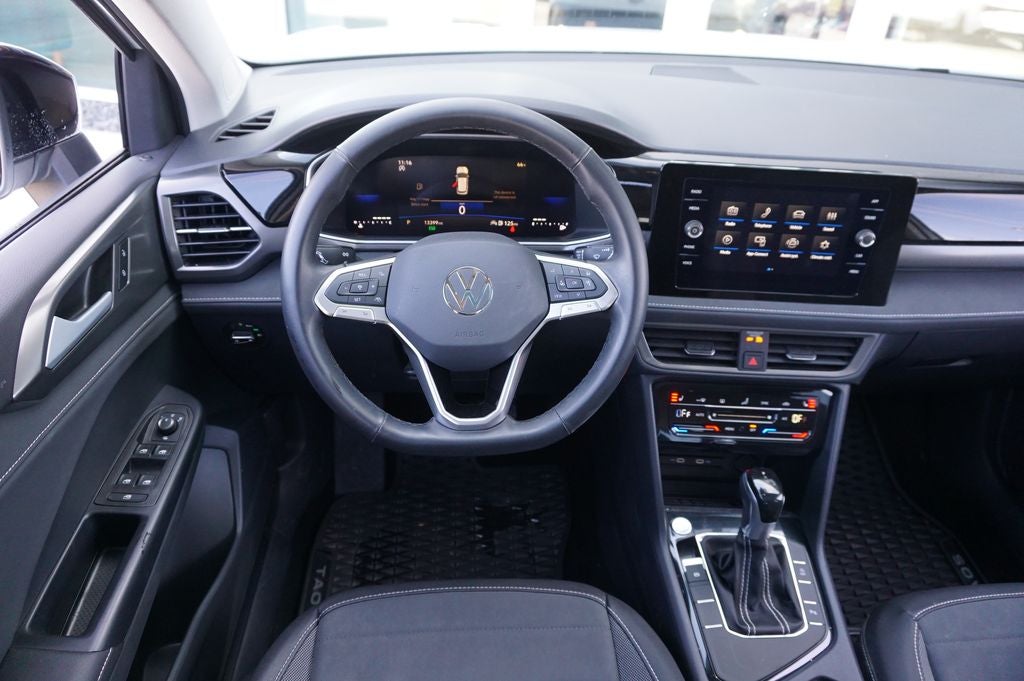 2025 Volkswagen Taos 1.5T SE Black