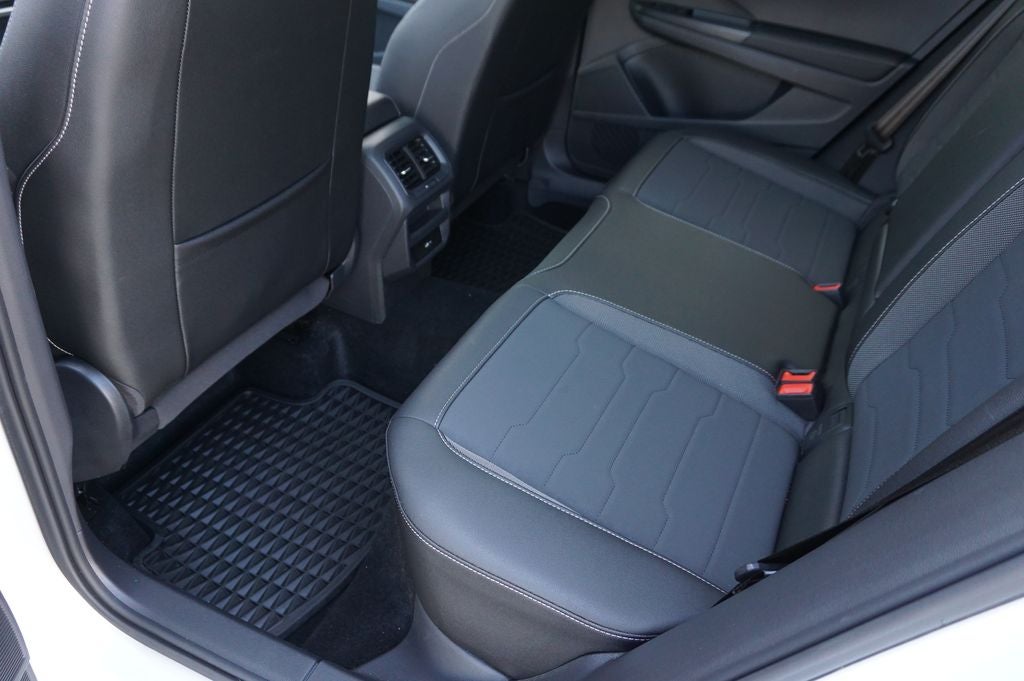 2025 Volkswagen Taos 1.5T SE Black
