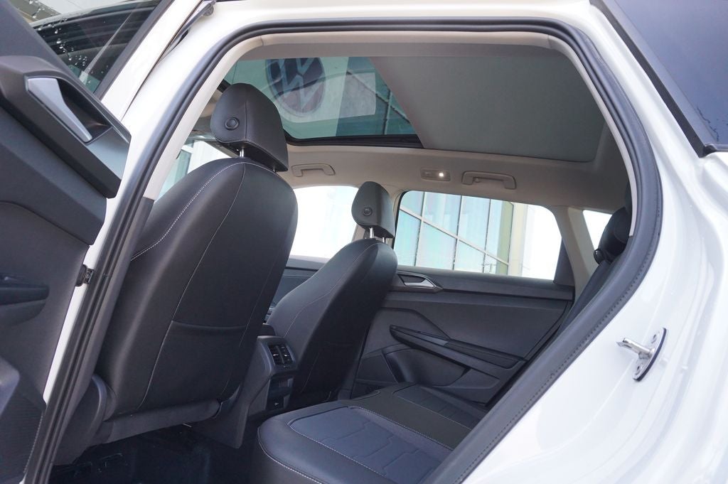 2025 Volkswagen Taos 1.5T SE Black