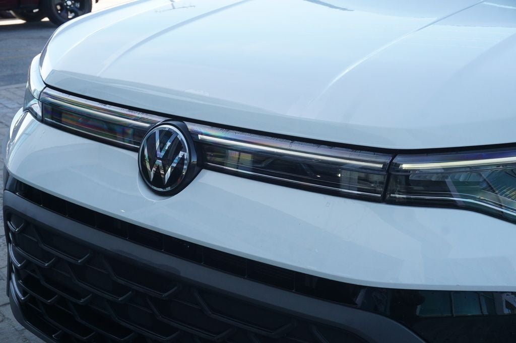 2025 Volkswagen Taos 1.5T SE Black