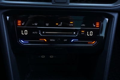 2025 Volkswagen Taos 1.5T SE Black
