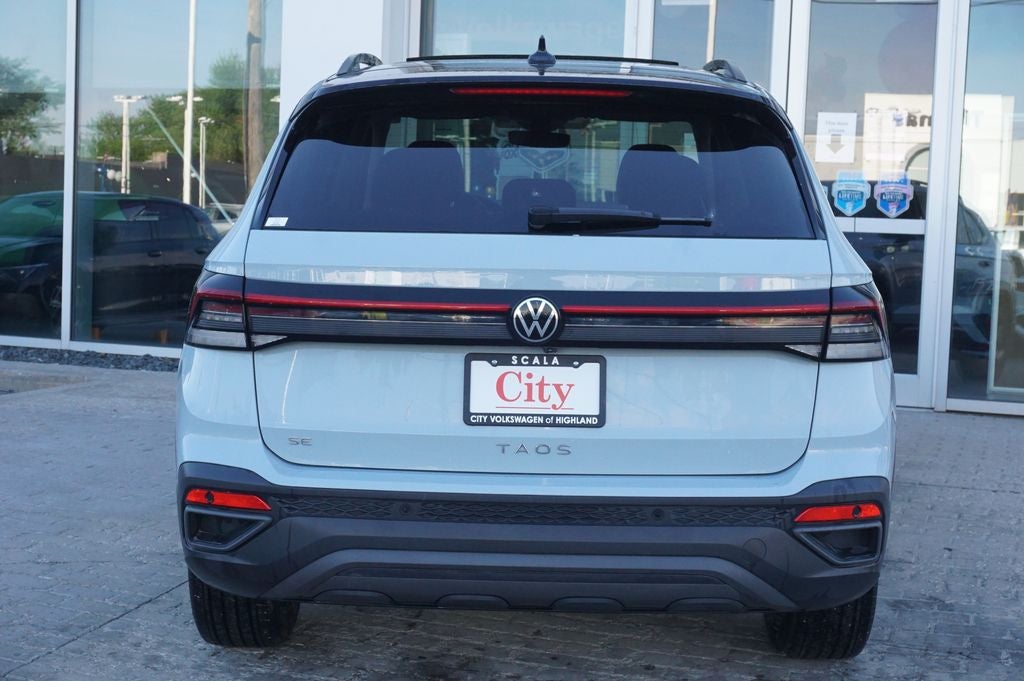 2025 Volkswagen Taos 1.5T SE Black