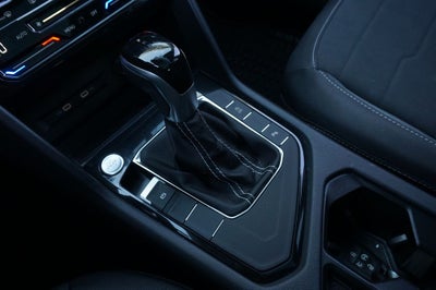 2025 Volkswagen Taos 1.5T SE Black