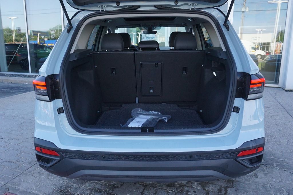 2025 Volkswagen Taos 1.5T SE Black