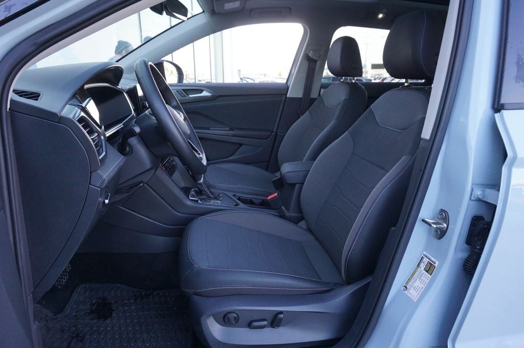 2025 Volkswagen Taos 1.5T SE Black