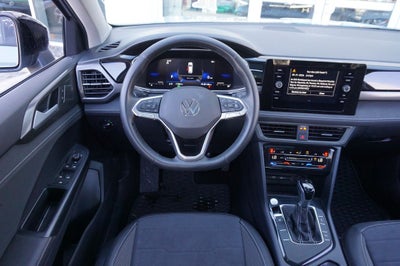 2025 Volkswagen Taos 1.5T SE Black