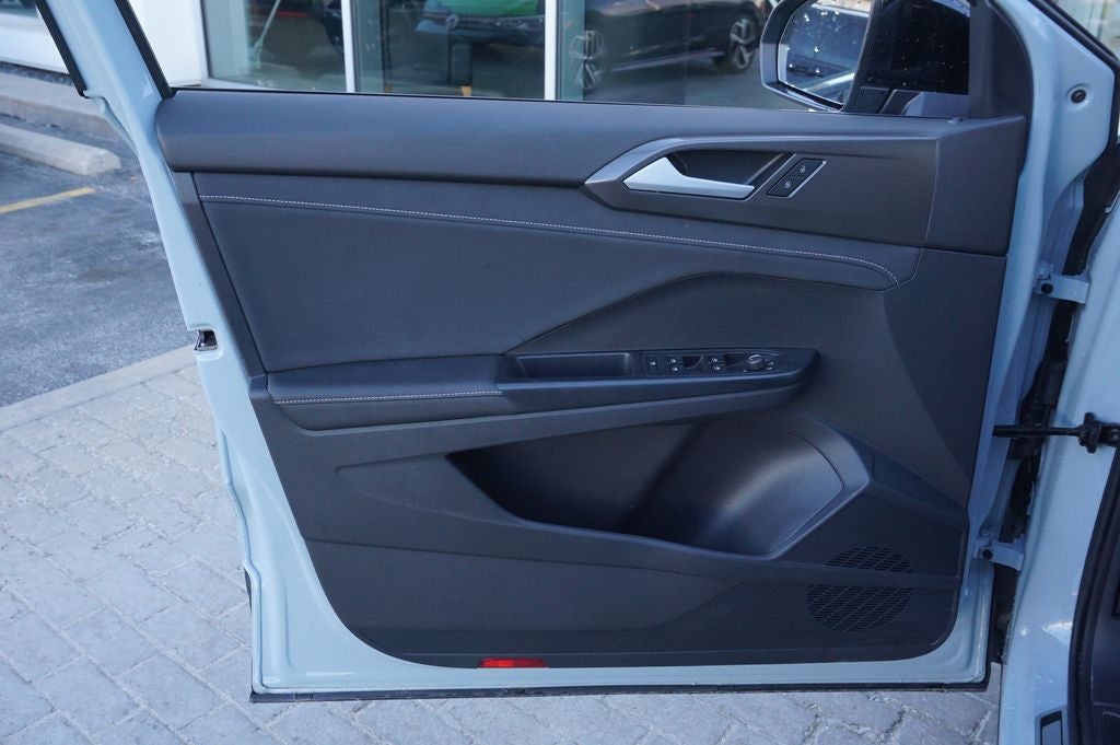 2025 Volkswagen Taos 1.5T SE Black