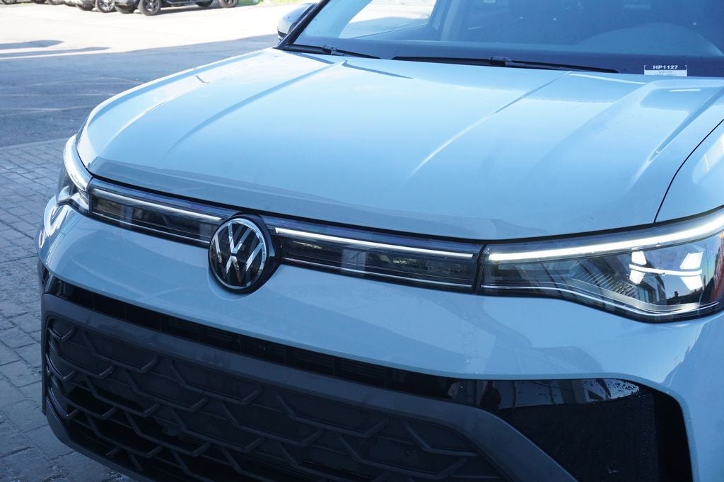 2025 Volkswagen Taos 1.5T SE Black